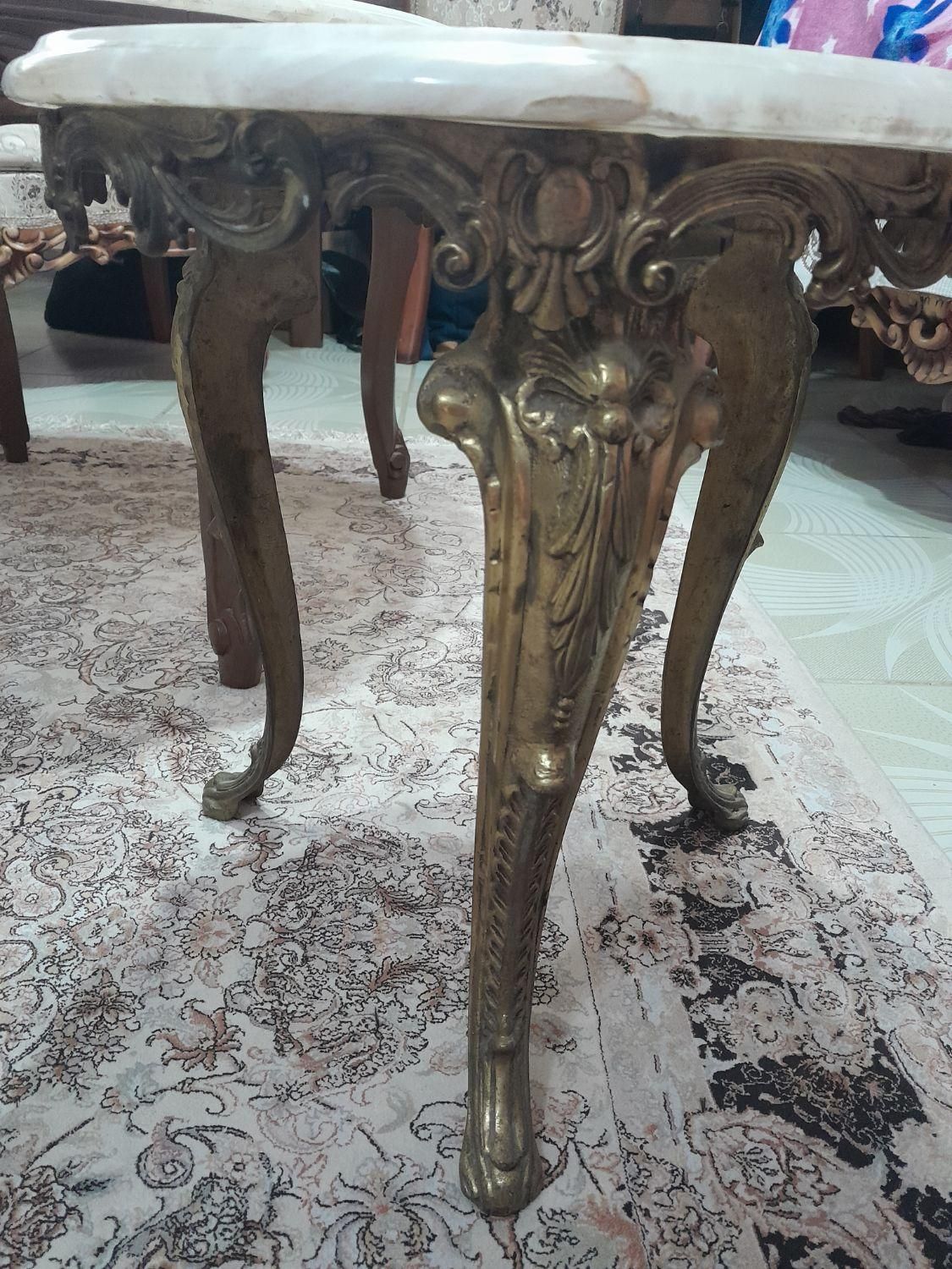 دو عدد میز سنگ مرمر ایرانی - قدیمی، خاص و با ارزش|مبلمان خانگی و میز عسلی|رشت, گلسار|دیوار