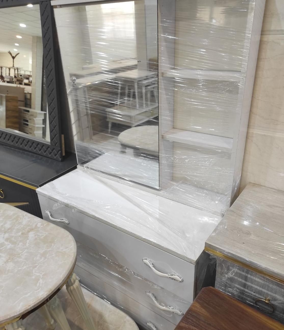 میزآرایش فلکس خور میز آرایش جادار|جاکفشی، کمد، دراور|خرم‌آباد, |دیوار