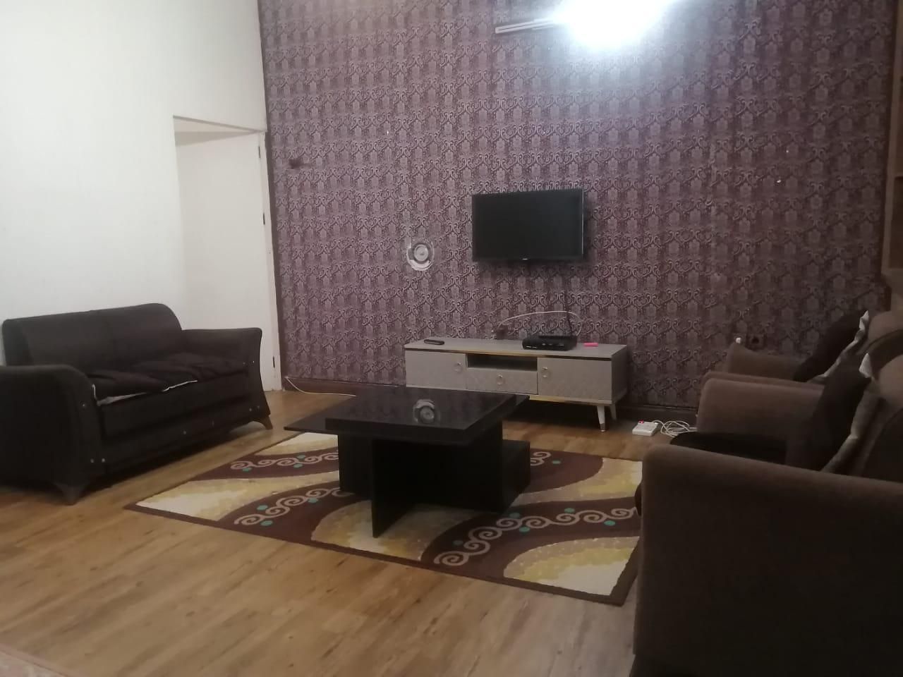 مبله منزل گلستان حافظ دوکوهک خانه مبله|اجارهٔ کوتاه‌مدت آپارتمان و سوئیت|شیراز, گویم|دیوار