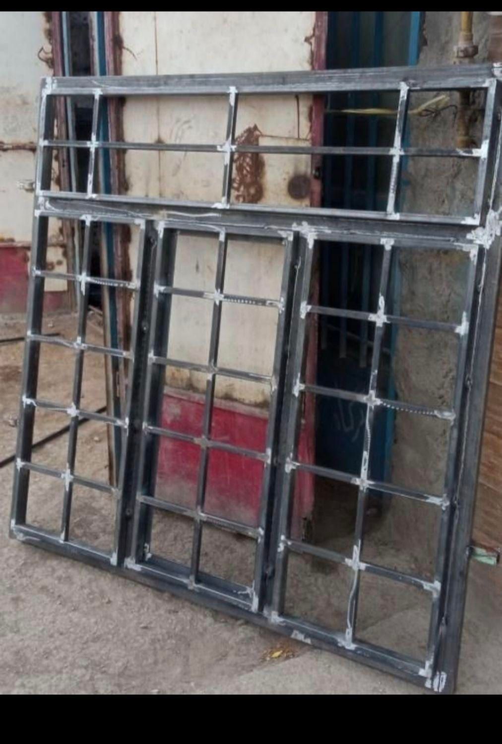 کد ۱۲۱۳درب فلزی پنچره نخلی حیاطی سنگین  در حیاط|مصالح و تجهیزات ساختمان|مشهد, طبرسی شمالی|دیوار