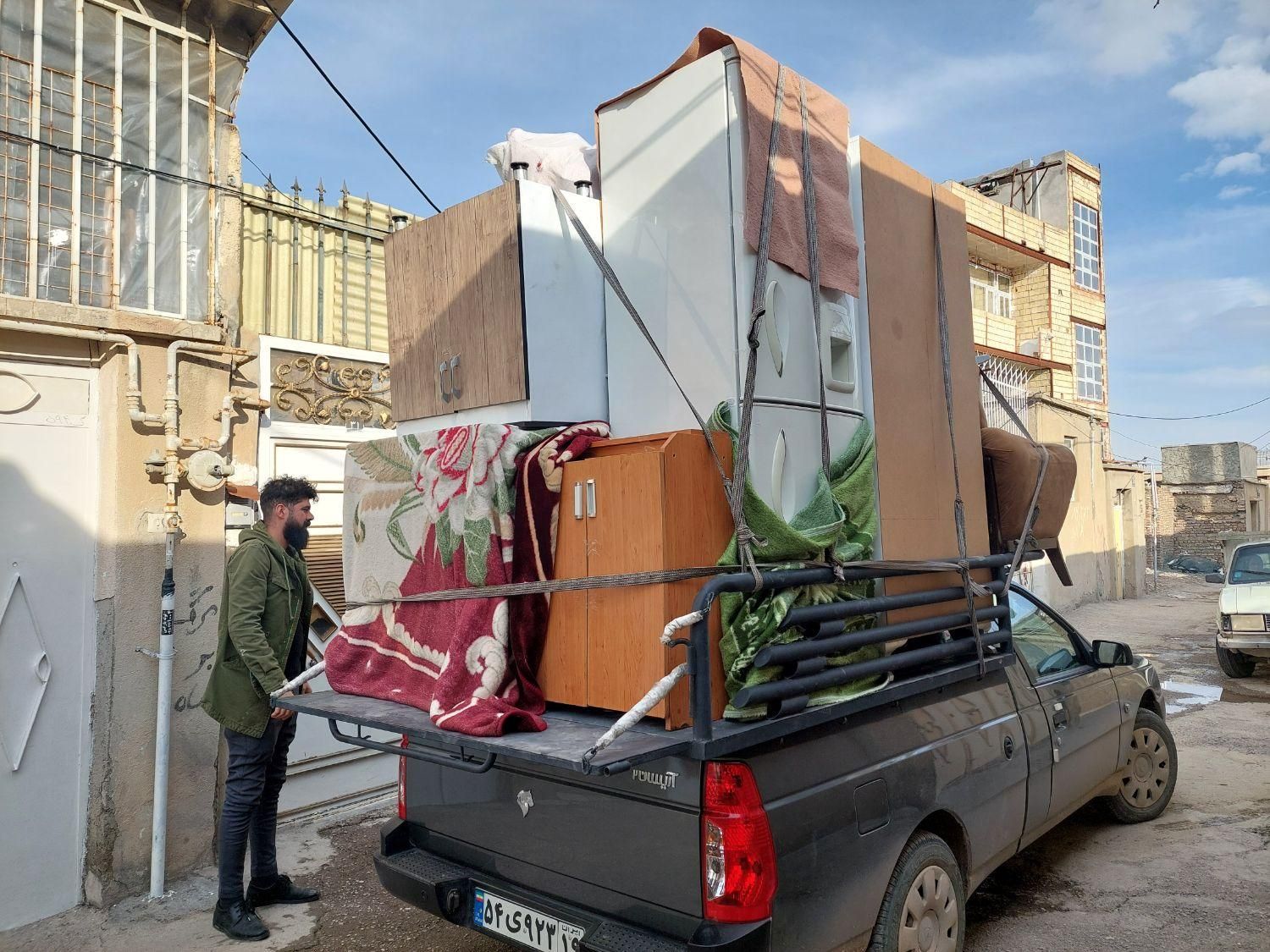 خدمات باربری مرکزی وانت و نیسان همراه با کارگر|خدمات حمل و نقل|کرمانشاه, |دیوار