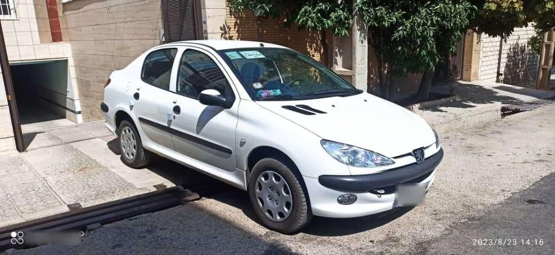 پژو 206 SD V8، مدل ۱۳۹۹ و رانا پانوراما مدل ۱۴۰۰|خودرو سواری و وانت|شیراز, شهرک آرین|دیوار