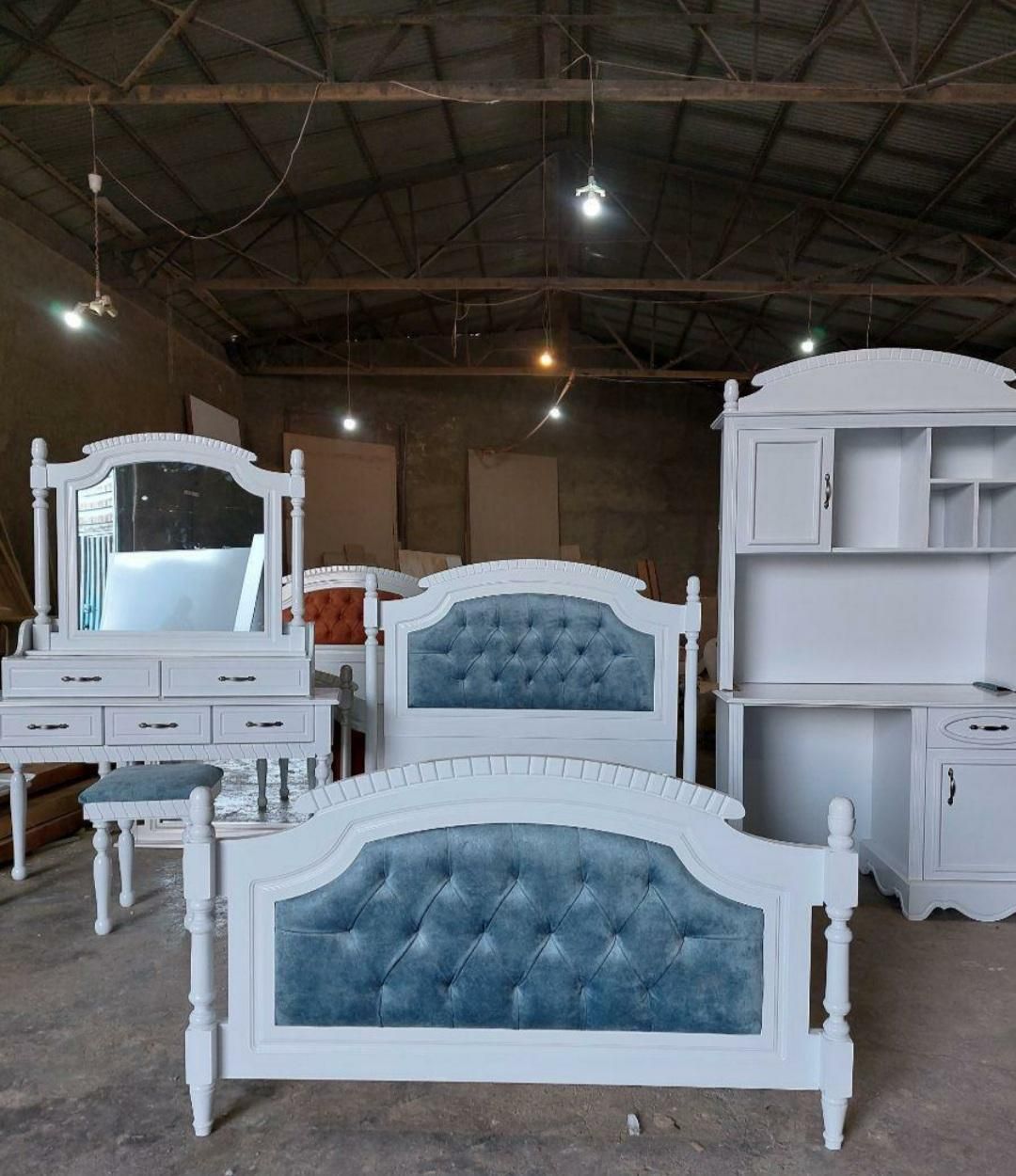 سرویس خواب تخت کمدمیزتحریرمیزآرایش سیسمونی|تخت و سرویس خواب|همدان, |دیوار