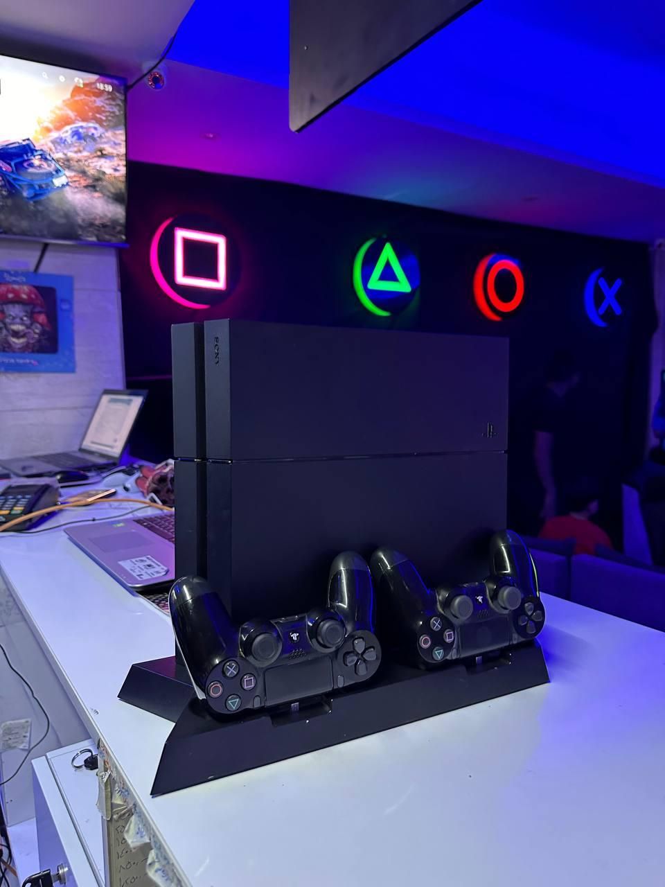 کنسول PS4 کپی خور فت یک ترا ۲دسته فابریک|کنسول، بازی ویدئویی و آنلاین|رشت, گلسار|دیوار