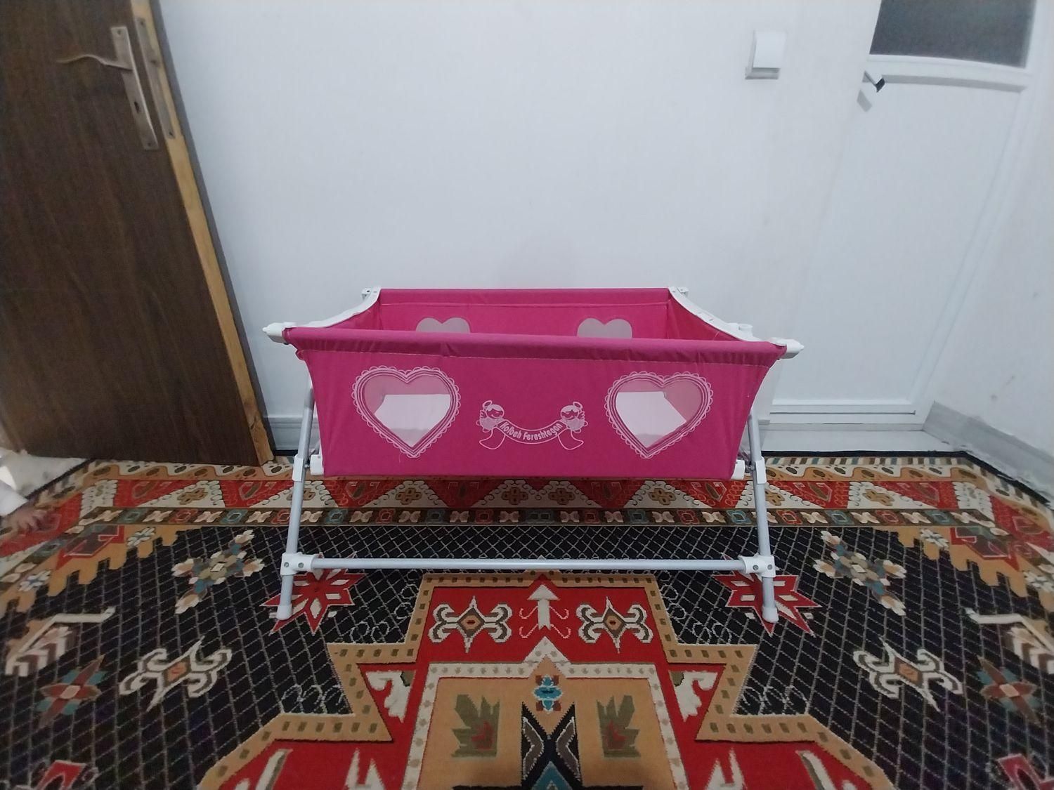 گهواره نو نو|اسباب و اثاث بچه|اصفهان, پرتمان|دیوار