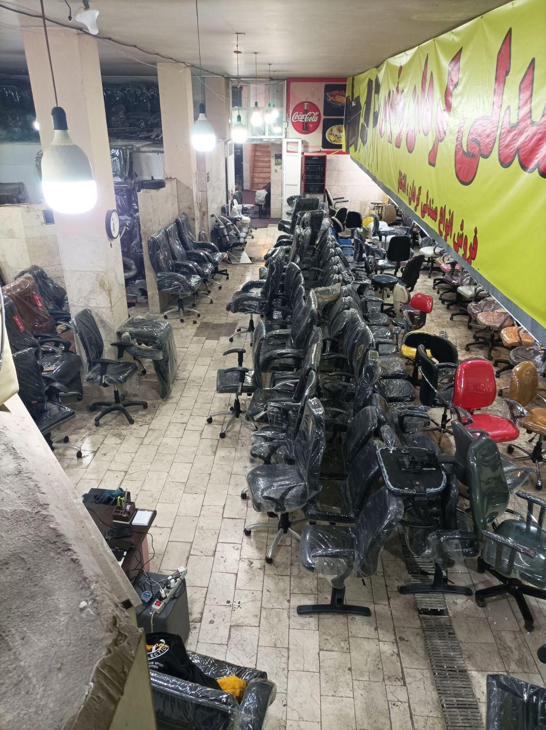 (صندلی اداری جکدار و پیچی)|صندلی و نیمکت|مشهد, طلاب|دیوار