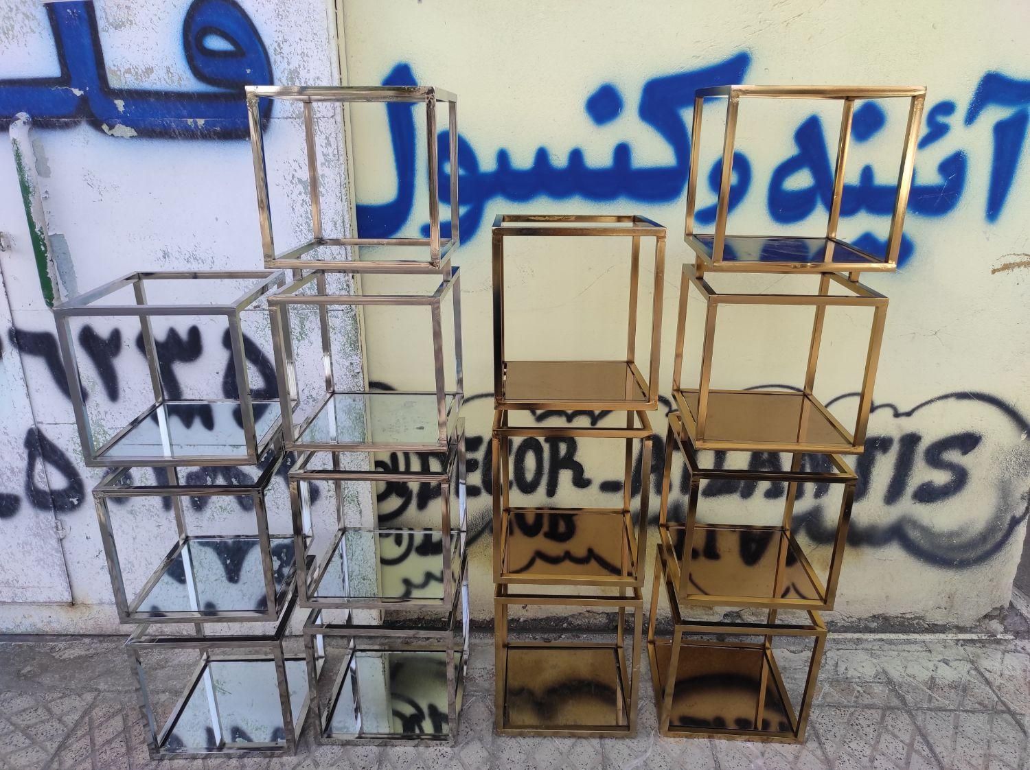 استند قفسه فلزی ویترین کنار سالنی مکعبی|صنایع دستی و سایر لوازم تزئینی|آفتاب, |دیوار