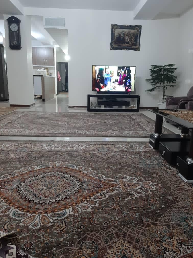 فروش آپارتمان ۱۴۰ متر + ۳ خواب + پارکینگ اختصاصی|فروش آپارتمان|کرج, گلشهر|دیوار