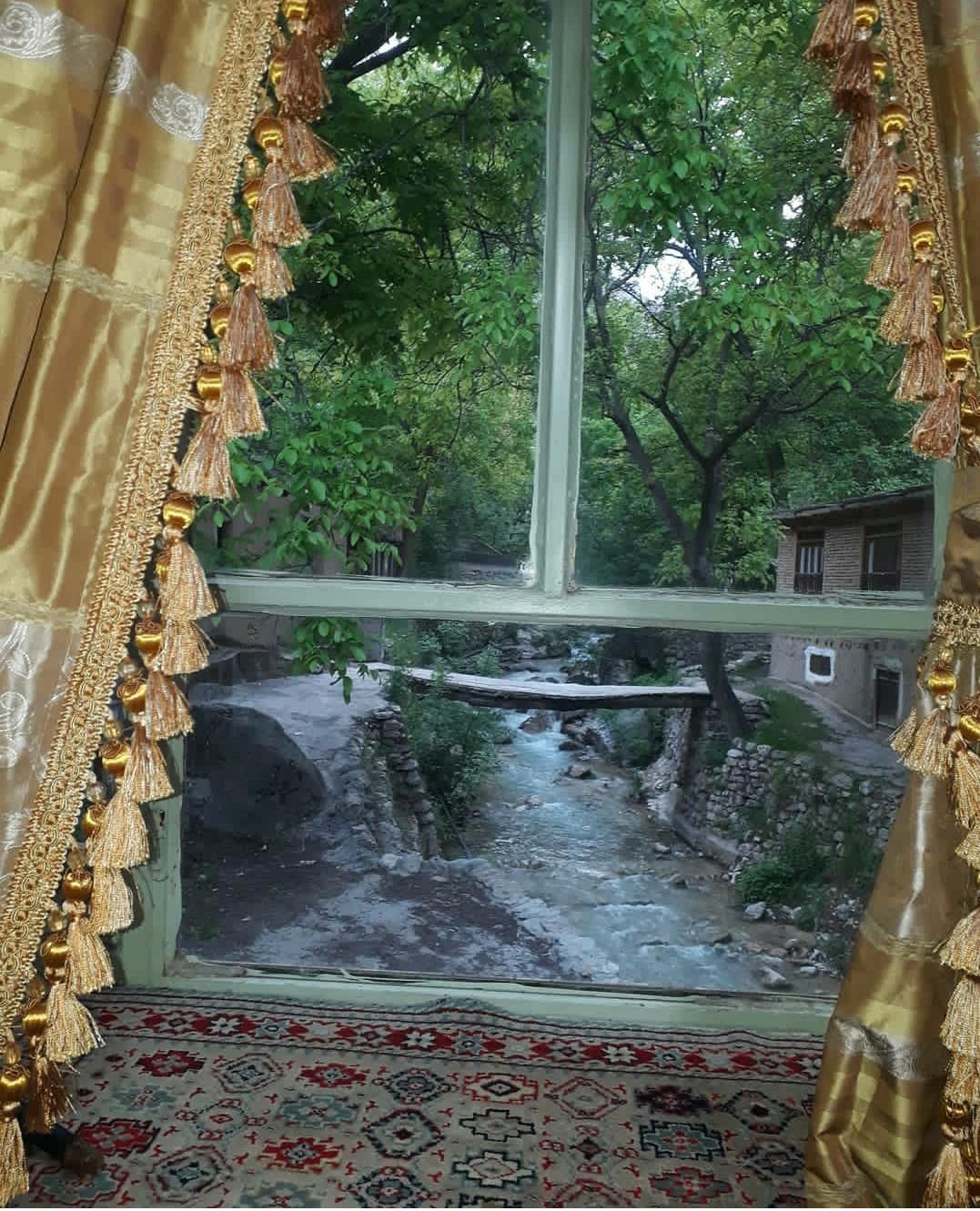 اخلمد.ویلاقدیمی کنار رودخانه درمسیرابشار|اجارهٔ کوتاه‌مدت ویلا و باغ|چناران, |دیوار
