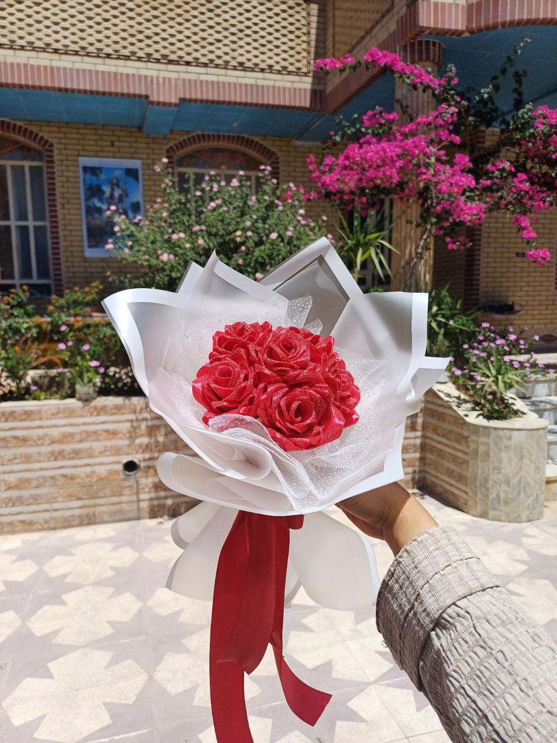 هر گل قصه یک لبخند است|گل مصنوعی|جهرم, |دیوار