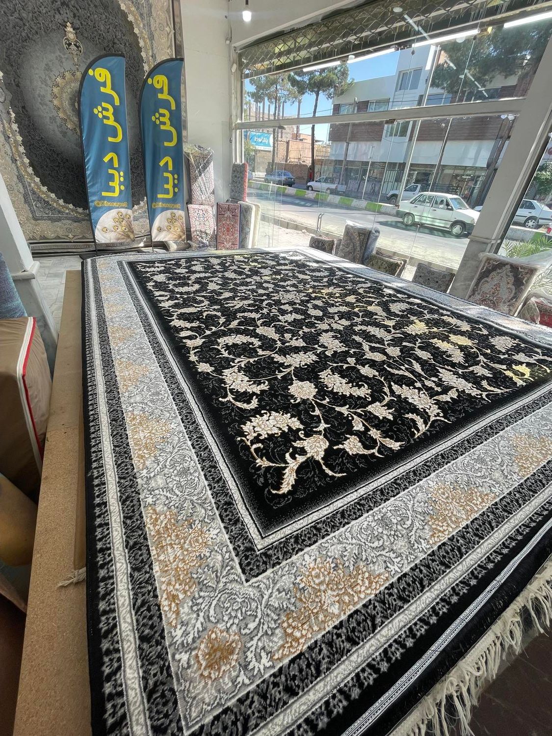 فرش طلاکوب بین مطهری ۱۳ و ۱۵ فرش دیبا|فرش|بیرجند, |دیوار