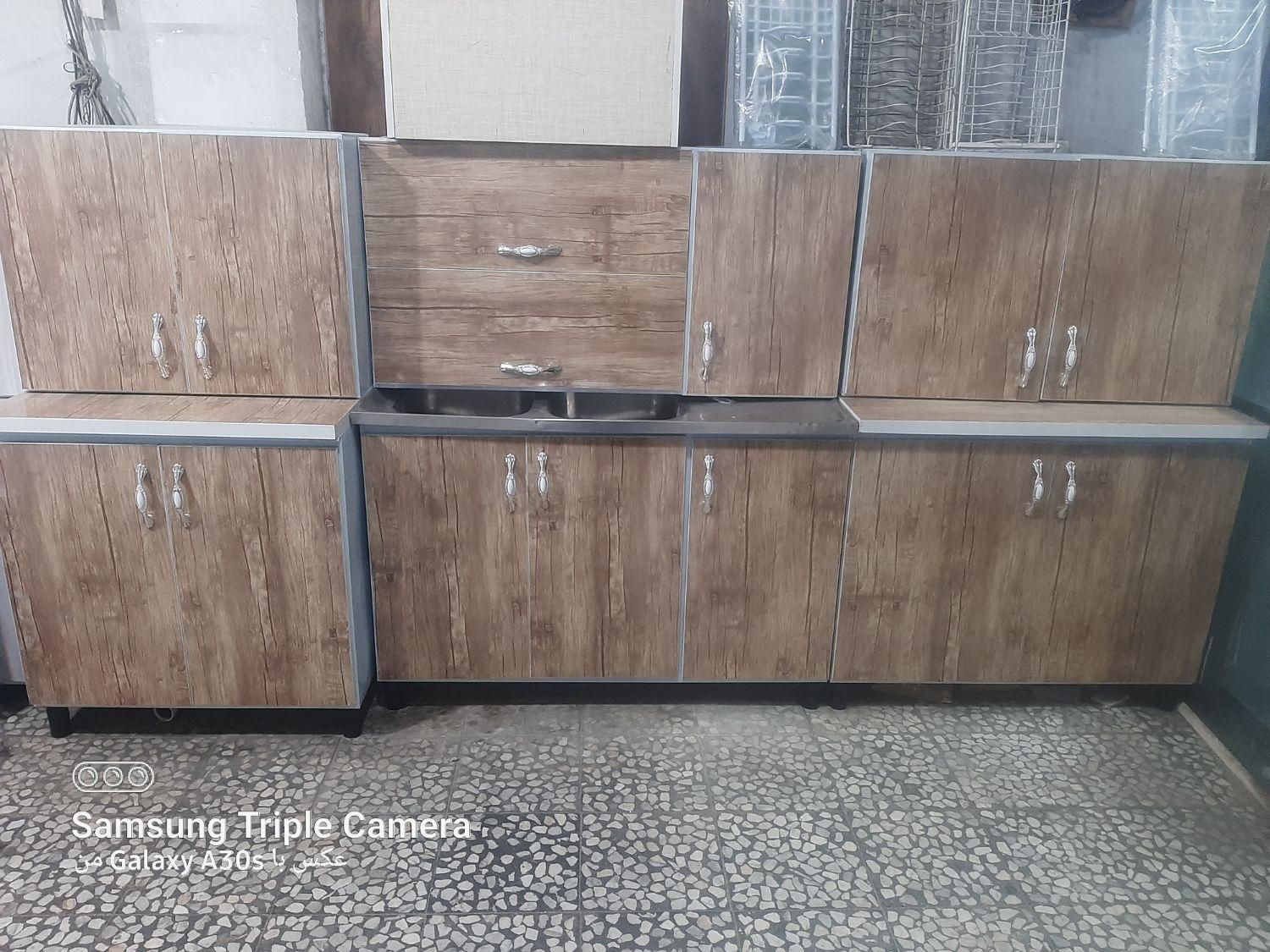 تولیدی کابینت فلزی و چوبی بدنه فلز درب ام دی اف|مصالح و تجهیزات ساختمان|رشت, معلولین|دیوار