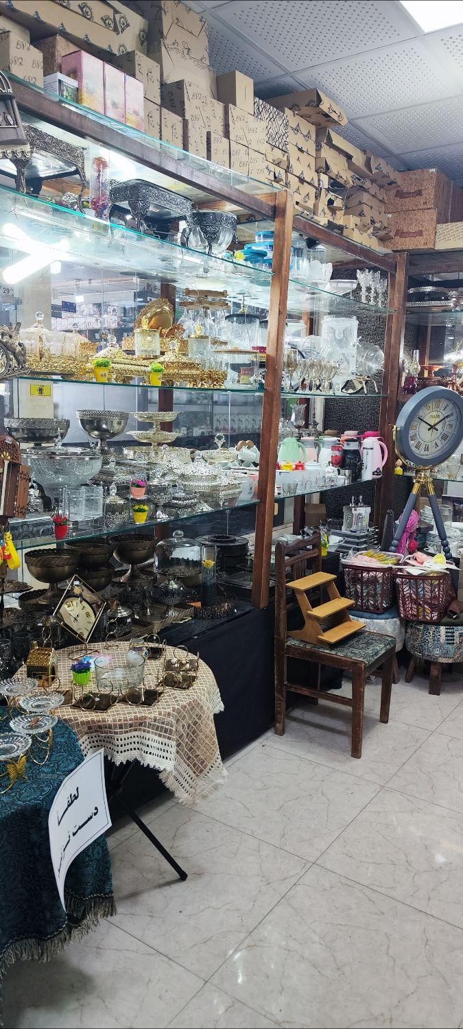فروش ویترین جنس درجه یک شیشه سکوریت|فروشگاه و مغازه|فولادشهر, A2|دیوار