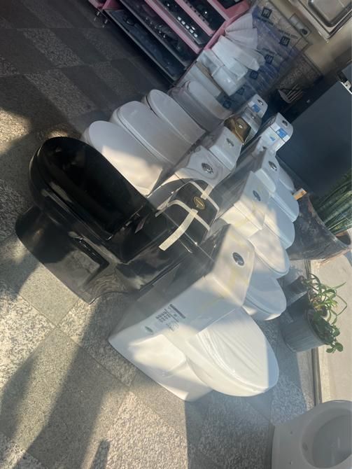 توالت فرنگی و ست لوازم بهداشتی|لوازم سرویس بهداشتی|تبریز, |دیوار