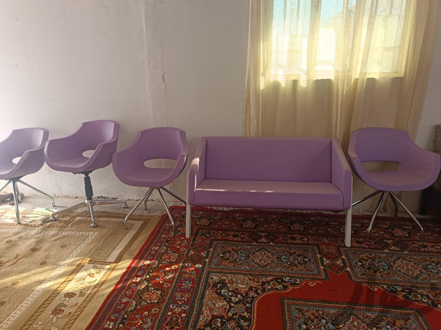 صندلی چرخدار و ثابت کاملا نو مناسب سالن زیبایی|صندلی و نیمکت|ساوه, |دیوار