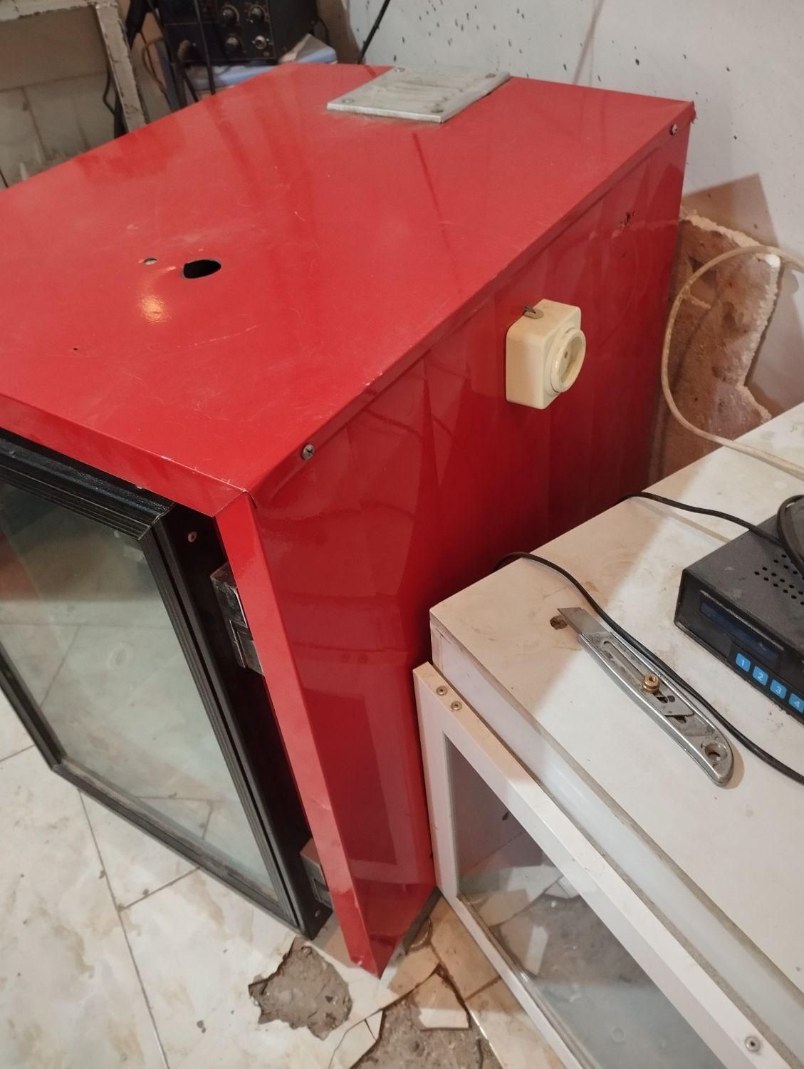 دستگاه ۱۲۶ تای مرغ|لوازم جانبی حیوانات|اصفهان, اشکاوند|دیوار