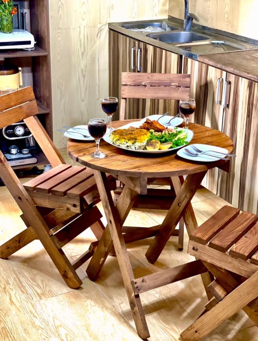 میز ناهار خوری.|میز و صندلی غذاخوری|همدان, |دیوار