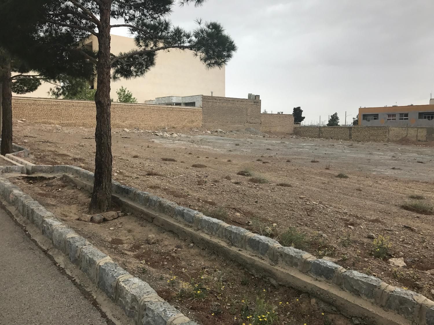 زمین ۹۰۰متری واقع در کوی پرتو (بختیاردشت)|فروش زمین و ملک کلنگی|اصفهان, شهرک شهید منتظری|دیوار