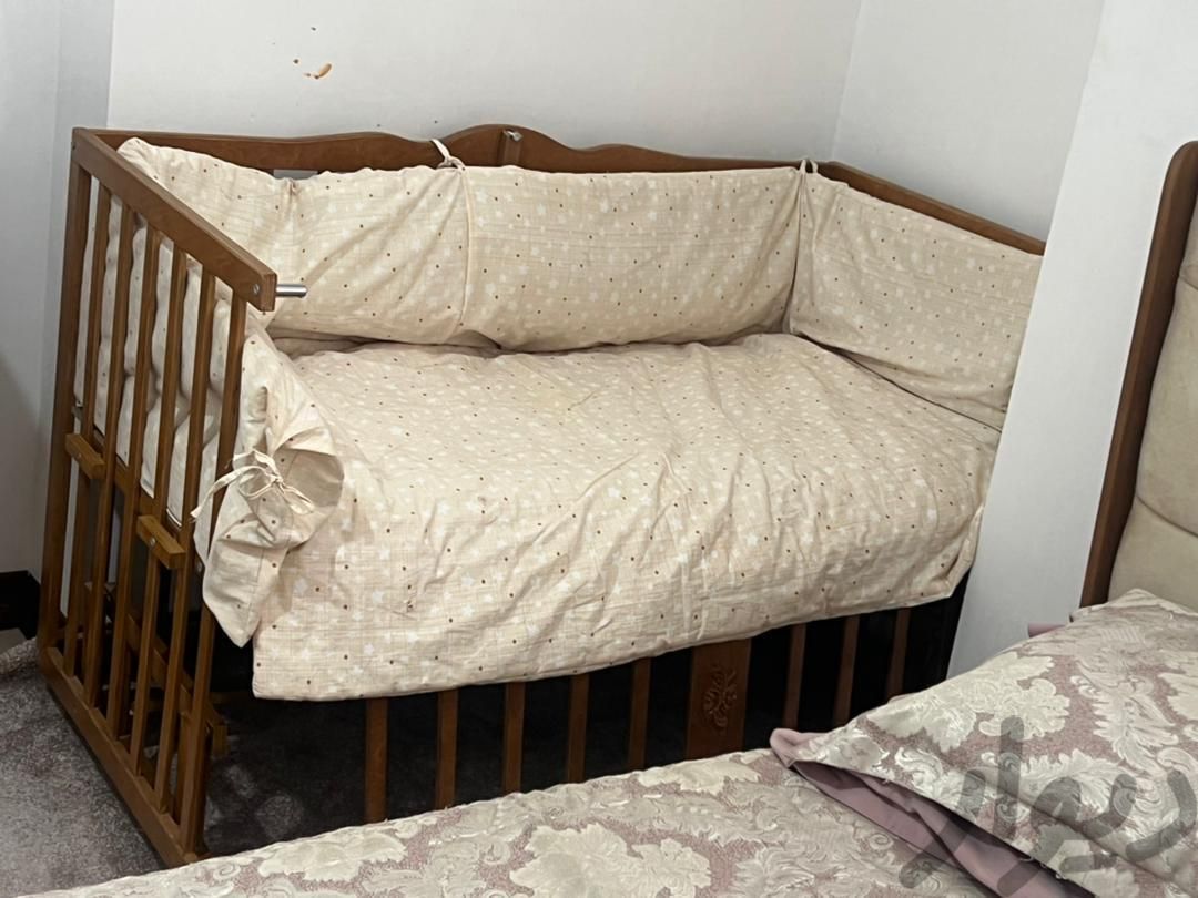 تخت خواب نوزاد کاملا سالم|تخت و صندلی بچه|تهران, وصفنارد|دیوار