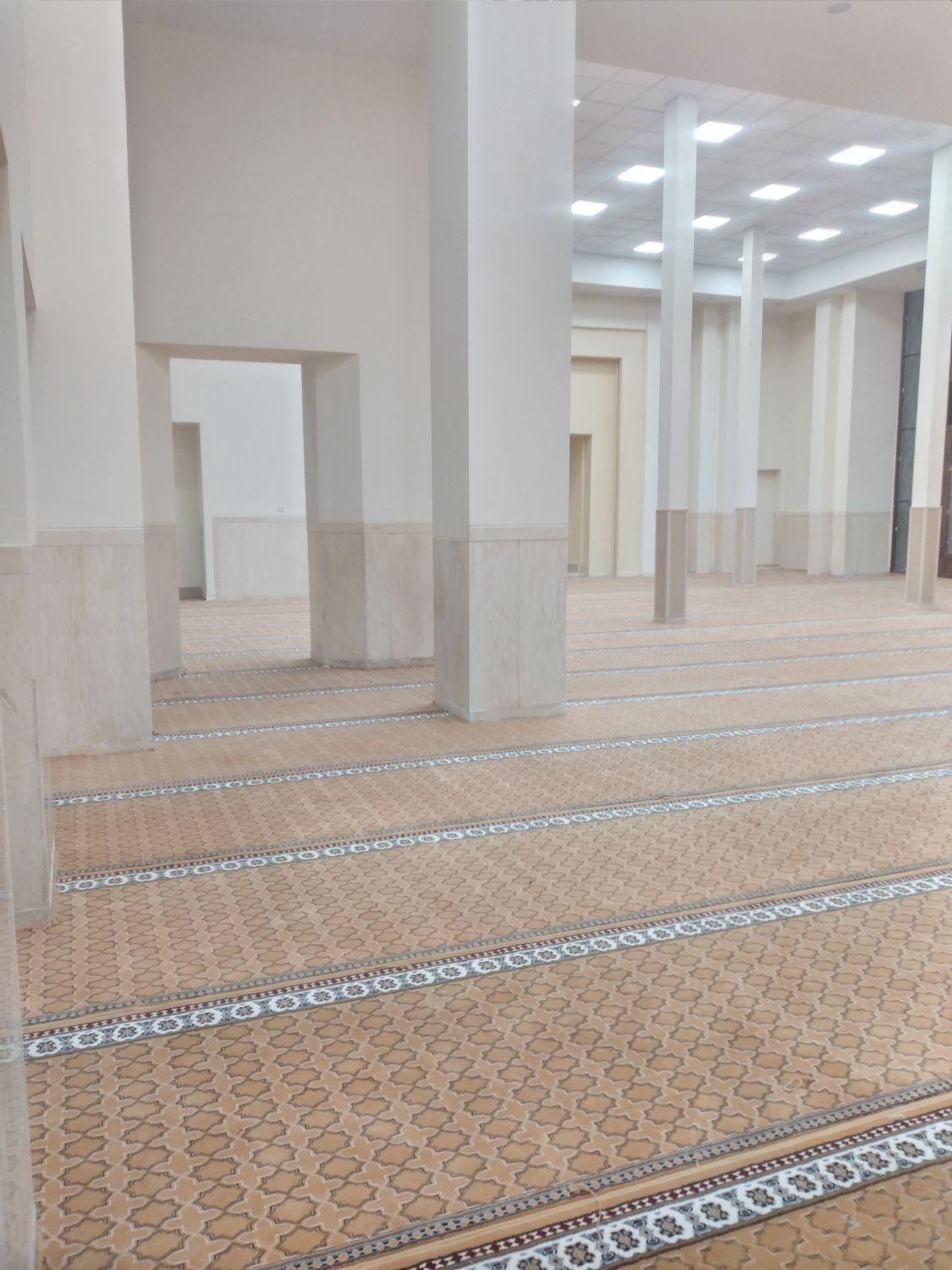 مصلی/مسجد/حسینیه/تشریفات/فرش محراب دار|موکت|تهران, فلسطین (میدان انقلاب)|دیوار