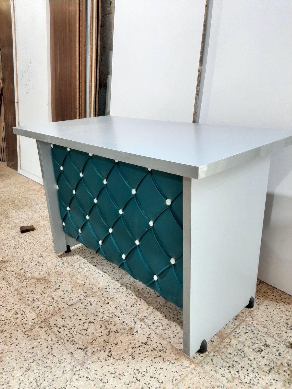 میز اداری و صندلی نایل و مبل|دفتر کار|تهران, شهرک ولیعصر جنوبی|دیوار