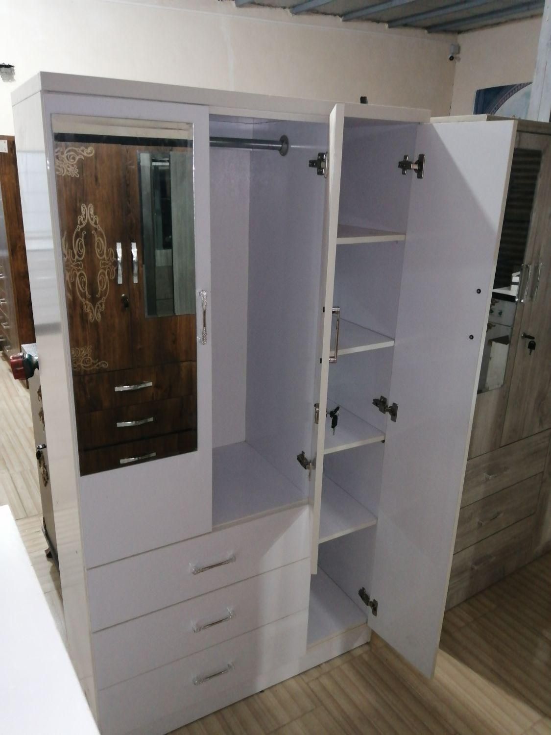 کمد. میز آرایش . دراور 3 درب 3 کشو|جاکفشی، کمد، دراور|یزد, |دیوار