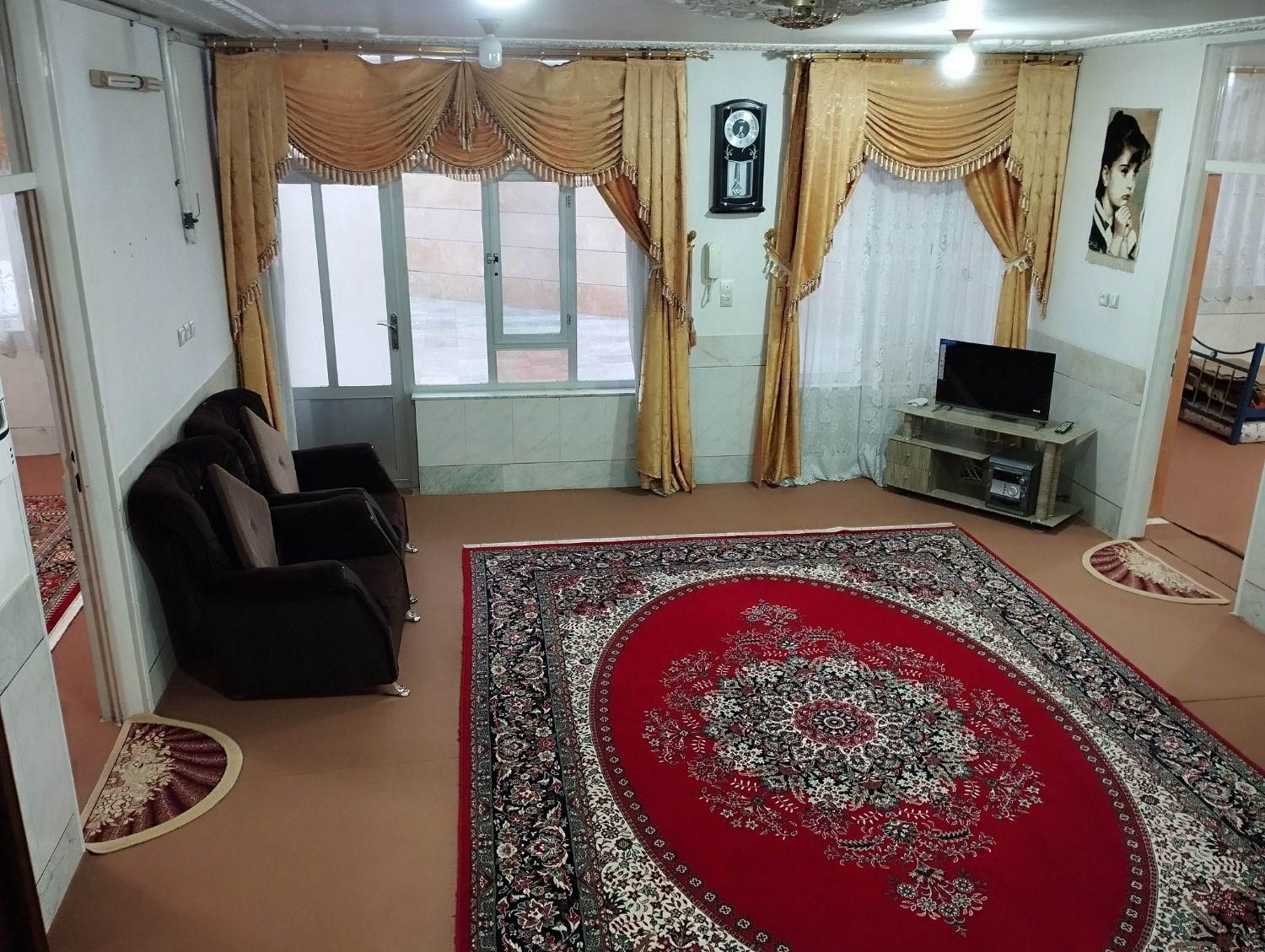 اجاره منزل مبله و در فریدونشهر خیابان اصلی|اجارهٔ کوتاه‌مدت آپارتمان و سوئیت|داران, |دیوار
