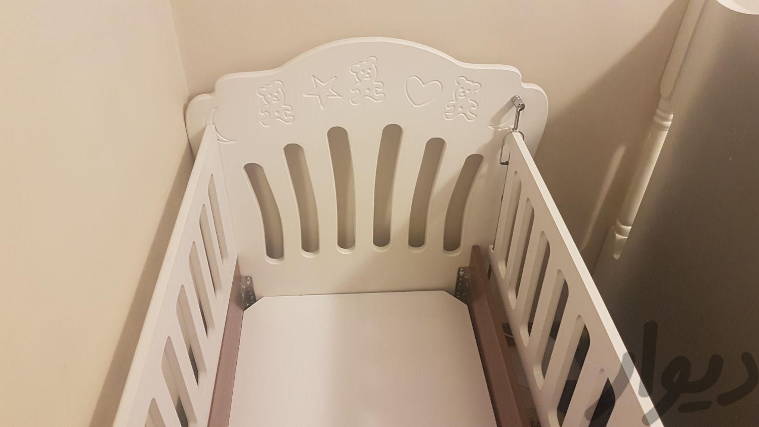 تخت گهواره ای نوزاد|تخت و صندلی بچه|تهران, صادقیه|دیوار