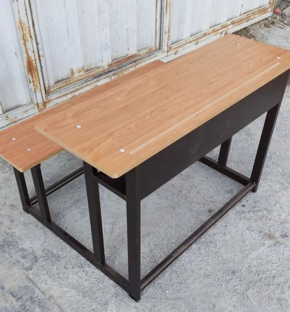 اقای خلیل زاده سبز وزرد تیمکت|صندلی و نیمکت|تهران, استاد معین|دیوار