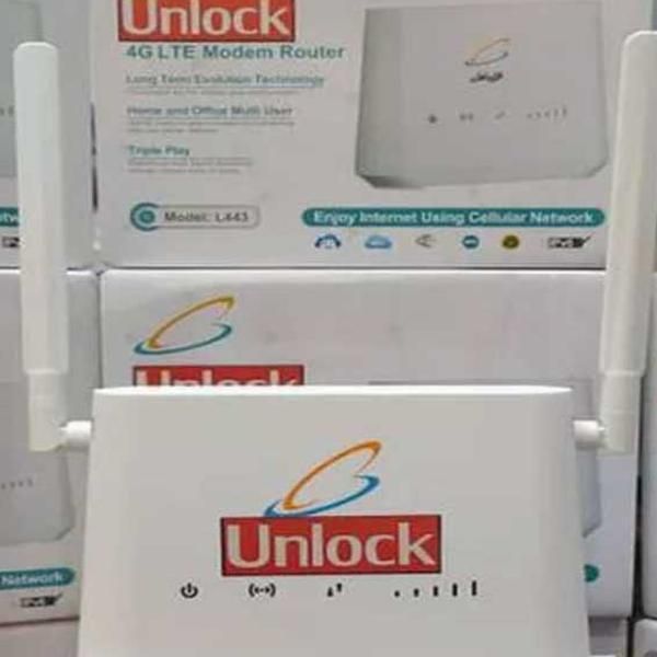 مودم UTEL -- UN LOCK با 4 خروجی لن|مودم و تجهیزات شبکه|اصفهان, خرم|دیوار