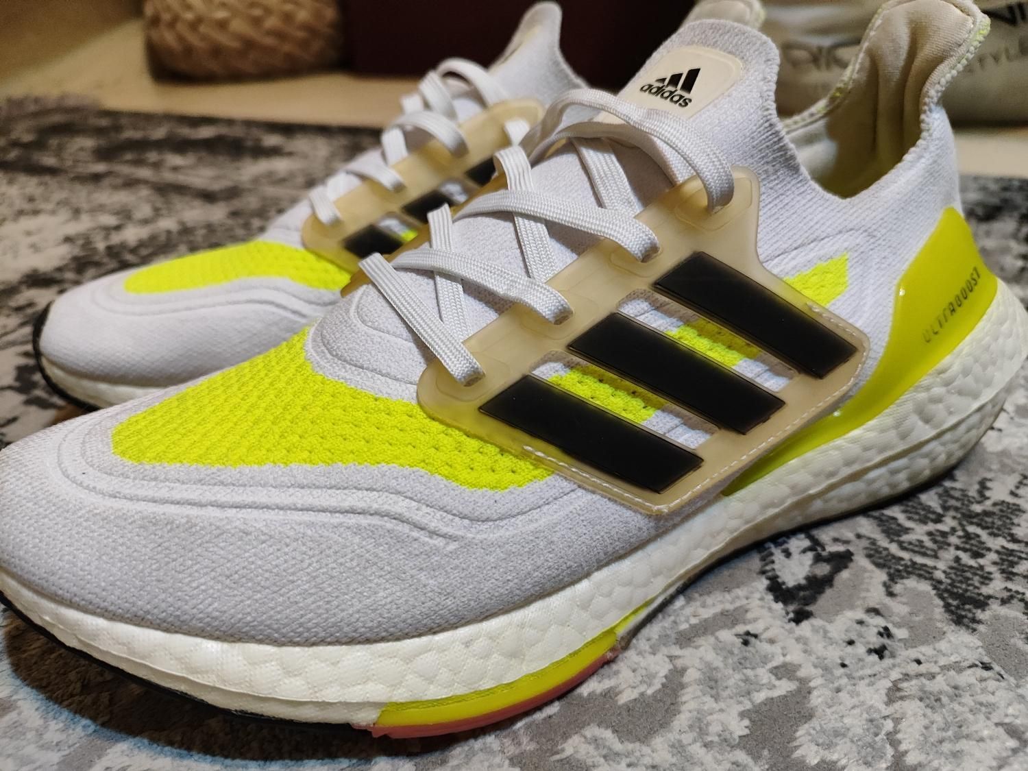 کتونی آدیداس اورجینال مدل ultra boost(اولترا بوست)|کیف، کفش، کمربند|تهران, شهید غیوری (ابن باویه)|دیوار