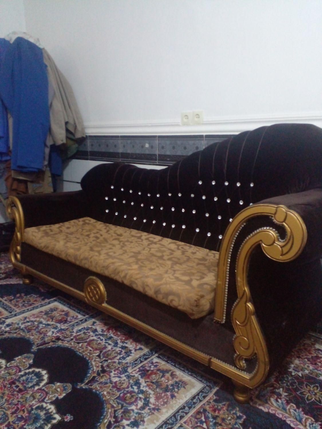 مبلمان هفت نفرباجلومبلی وچهار عددچهار پایه پزیرایی|مبلمان خانگی و میز عسلی|دهدشت, |دیوار