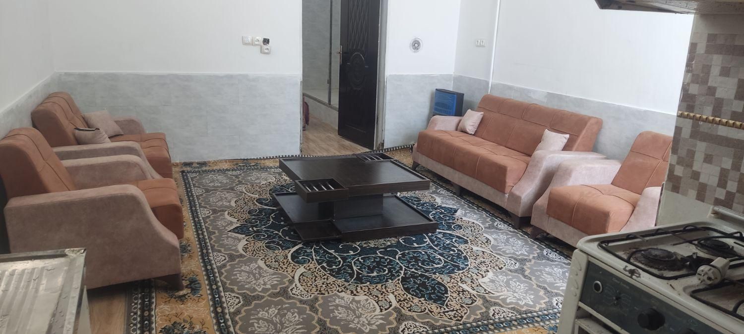 اجاره روزانه وتایمی خانه و سویت همراه با پارکینگ|اجارهٔ کوتاهمدت آپارتمان و سوئیت|شیراز, شهرک سراج|دیوار