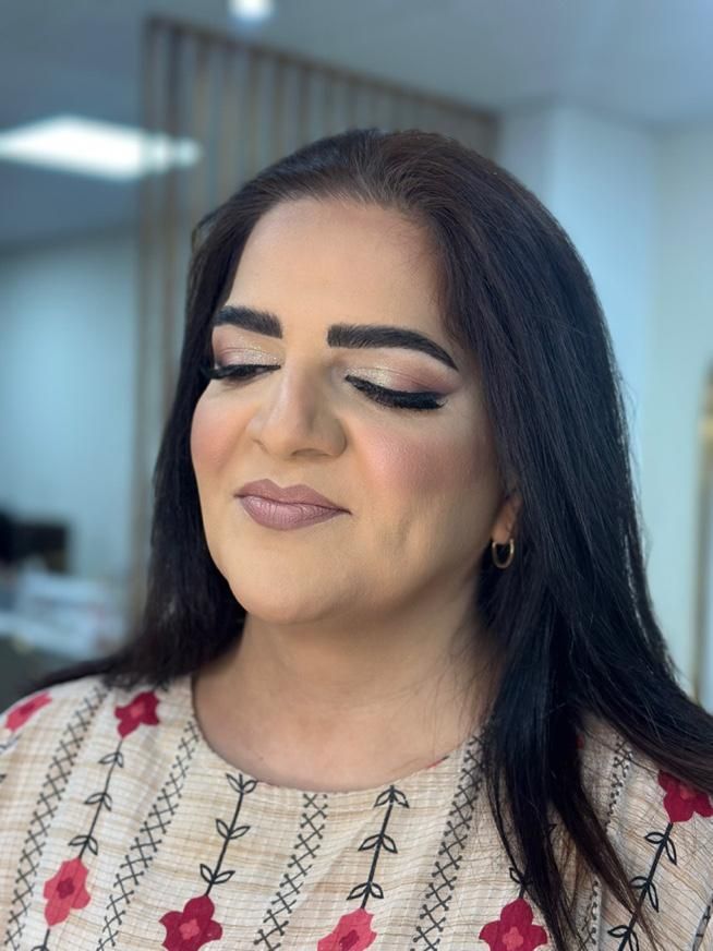 آموزش و خدمات میکاپ وگریم|خدمات آموزشی|هشتگرد, |دیوار