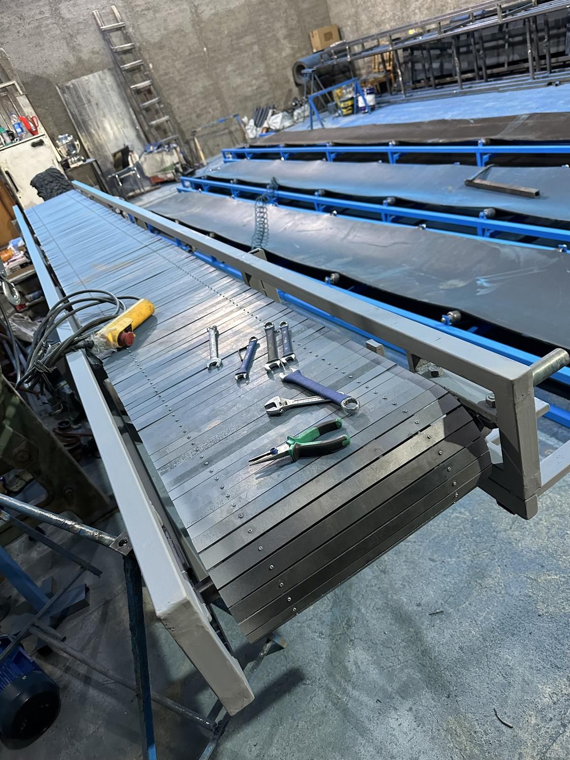 نوار تسمه نقاله زنجیری تلسکوپی بارگیری تخلیه|ماشینآلات صنعتی|تبریز, |دیوار