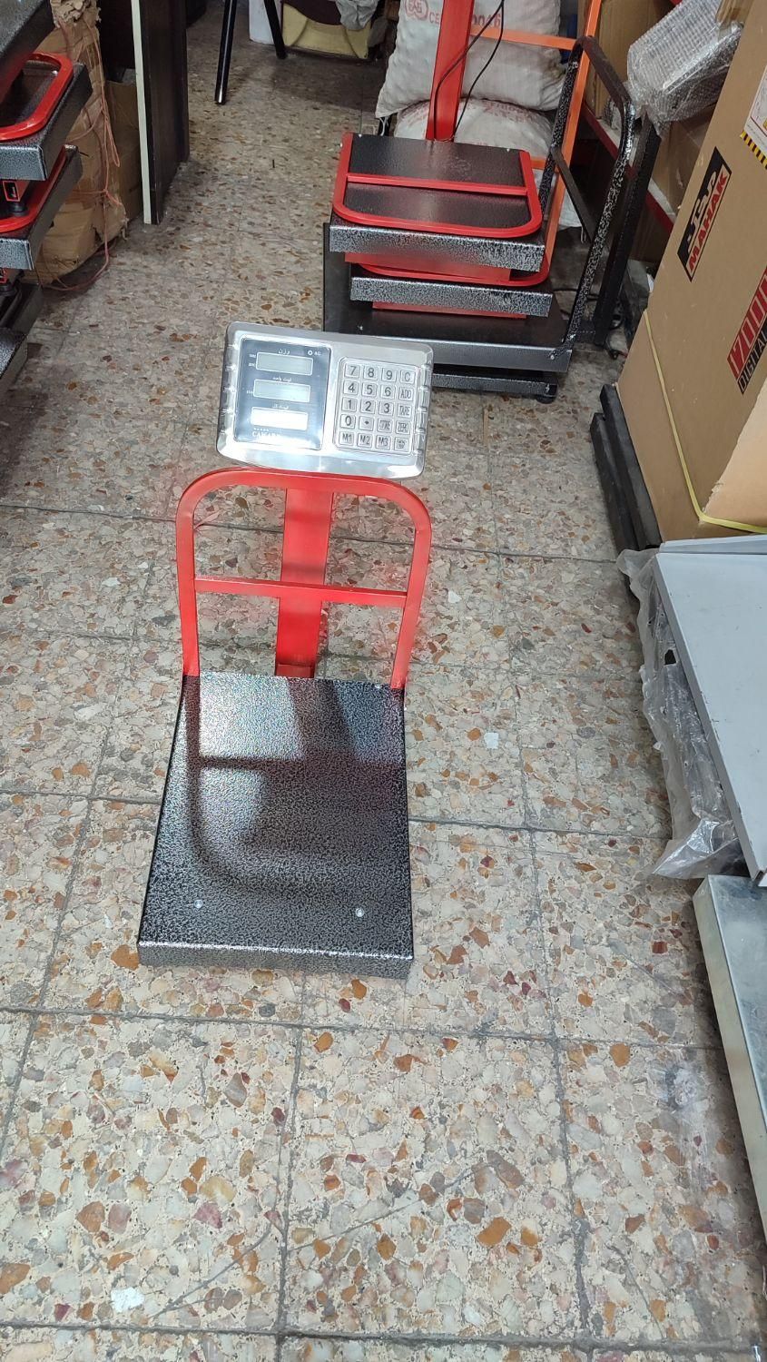 ترازو(باسکول) ۱۸۰ کیلویی تاشو۳۰در۴۰|فروشگاه و مغازه|تبریز, |دیوار