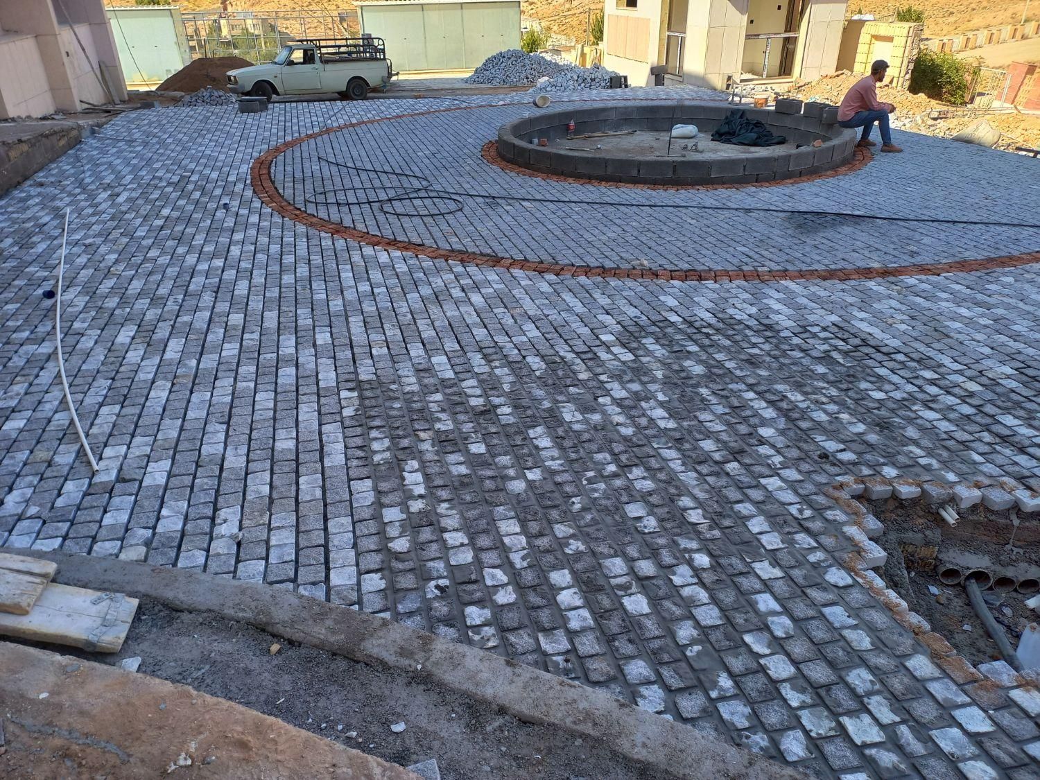 استادکار سنگ فرش استاد کار موزاییک کیوبیک مالون|خدمات پیشه و مهارت|شیراز, گویم|دیوار