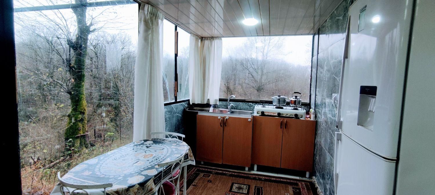 کلبه با ویو رودخانه و جنگل|اجارهٔ کوتاهمدت ویلا و باغ|رشت, لاکان|دیوار