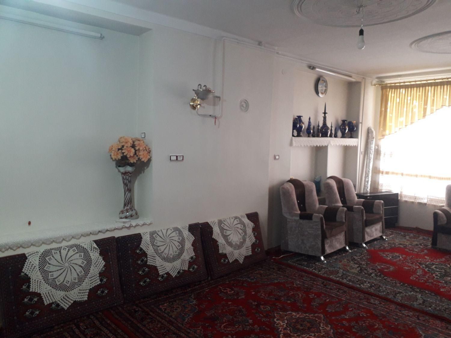 فروش منزل مسکونی در لالجین به قیمت کارشناسی|فروش خانه و ویلا|بهار, |دیوار
