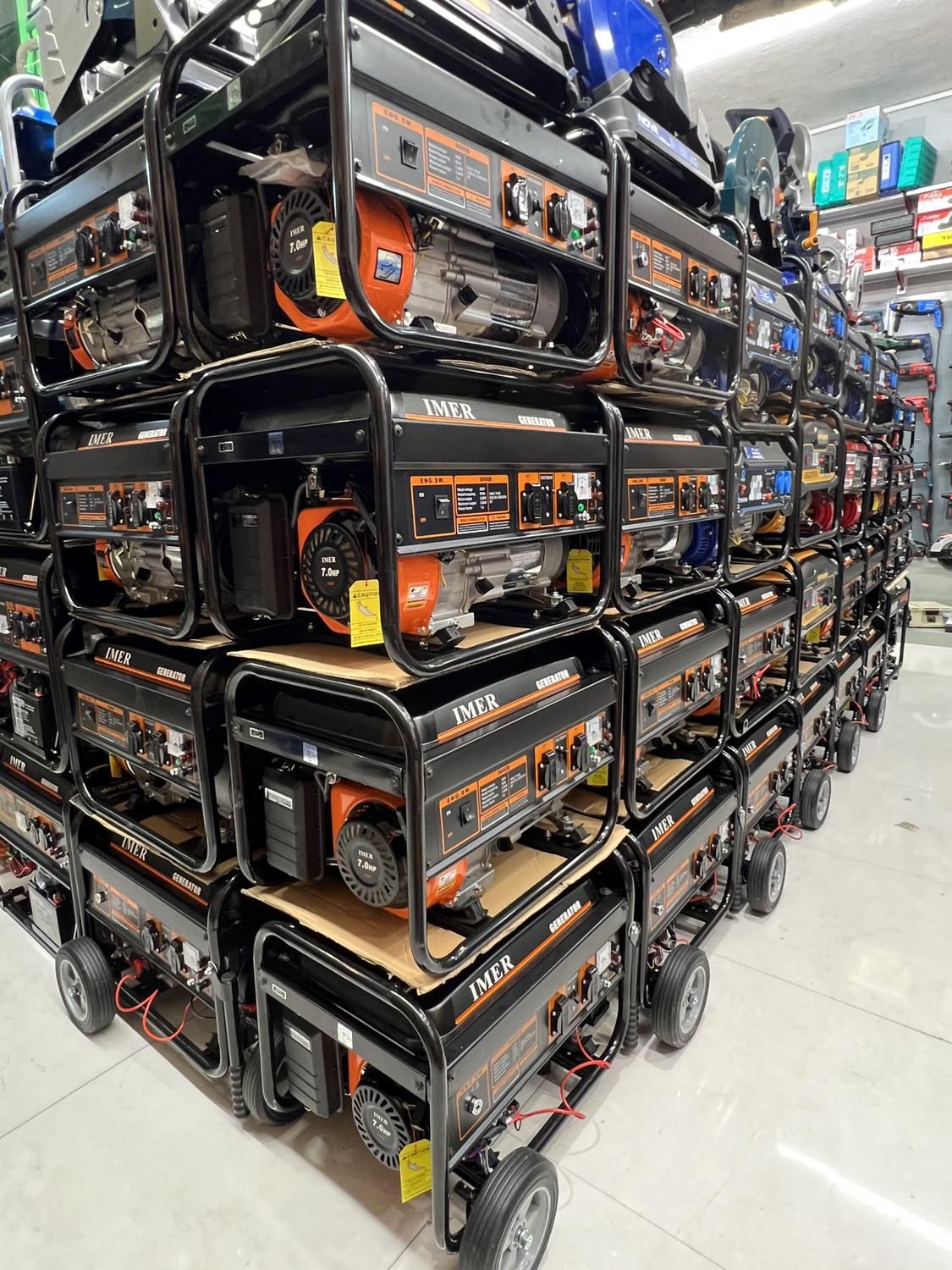 موتوربرق ۱کیلو وات ۳و۵/۵و۶/۵و۷/۵و۸/۵ موتور برق|ماشینآلات صنعتی|مشهد, هنرور|دیوار