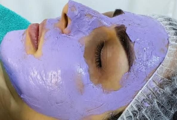 پاکسازی پوست حرفه ای خانم و اقایون در کلینیک|خدمات آرایشگری و زیبایی|اراک, |دیوار