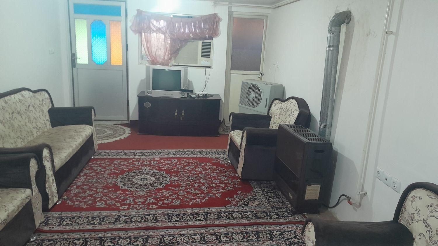 اجاره سوییت روزانه همراه با کولر گازی|اجارهٔ کوتاه‌مدت آپارتمان و سوئیت|لاهیجان, لیل|دیوار
