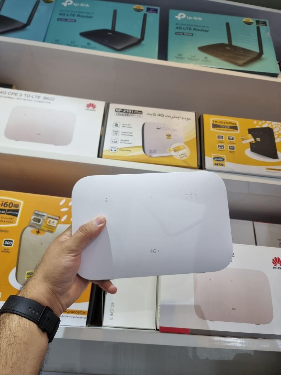 مودم جدید B622 هواوی آنلاک با فول اپراتور 2022|مودم و تجهیزات شبکه|اصفهان, لاله|دیوار