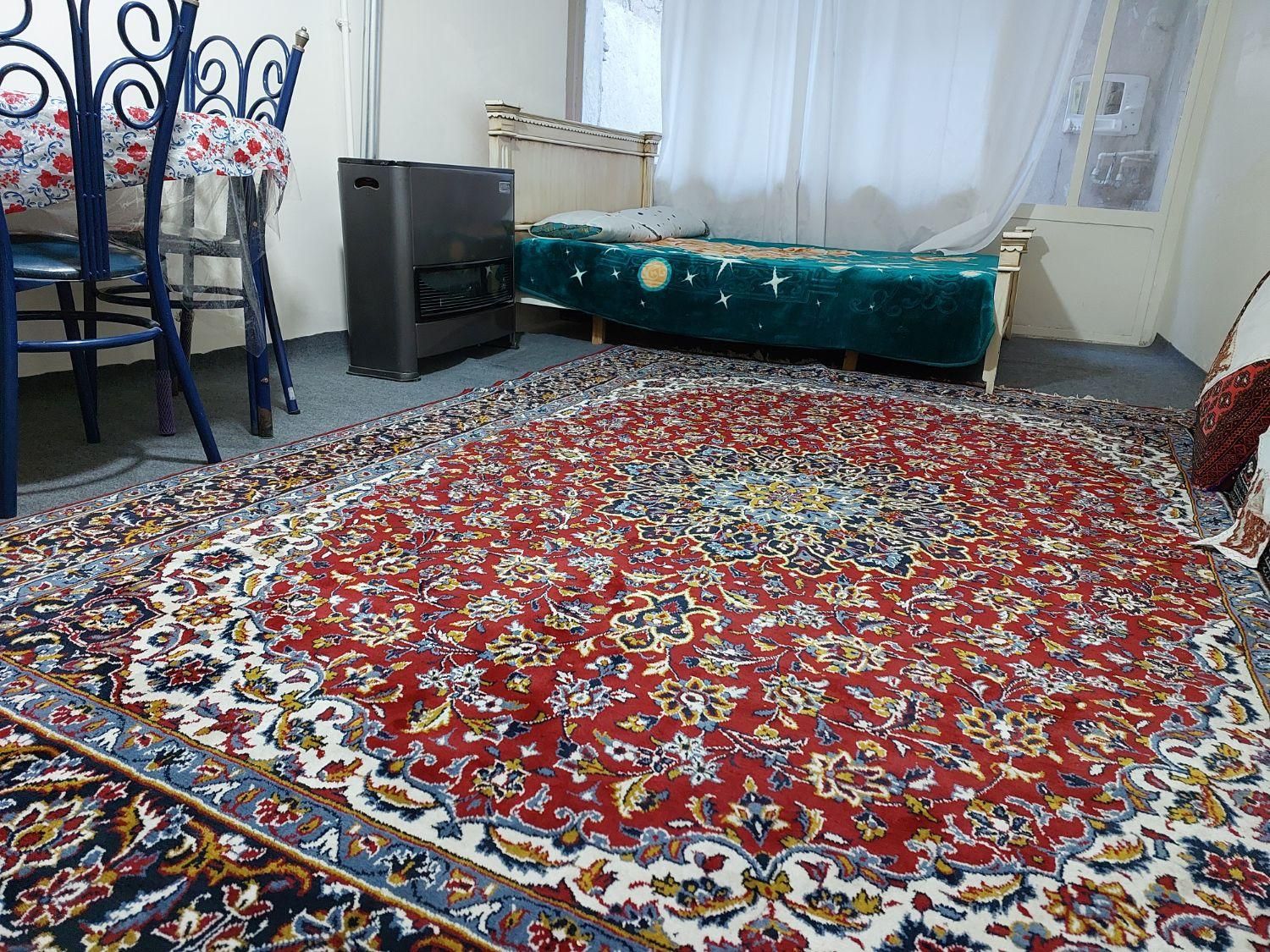 اجاره روزانه اپارتمان سوئیت وسط شهرداخل شهرقزوین|اجارهٔ کوتاه‌مدت آپارتمان و سوئیت|قزوین, |دیوار