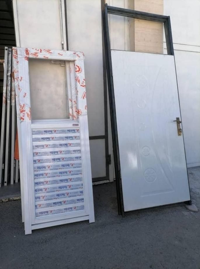 درب و پنجره آلومینیومی+آهنی در چوبی اتاقی با فریم|مصالح و تجهیزات ساختمان|شیراز, محراب|دیوار