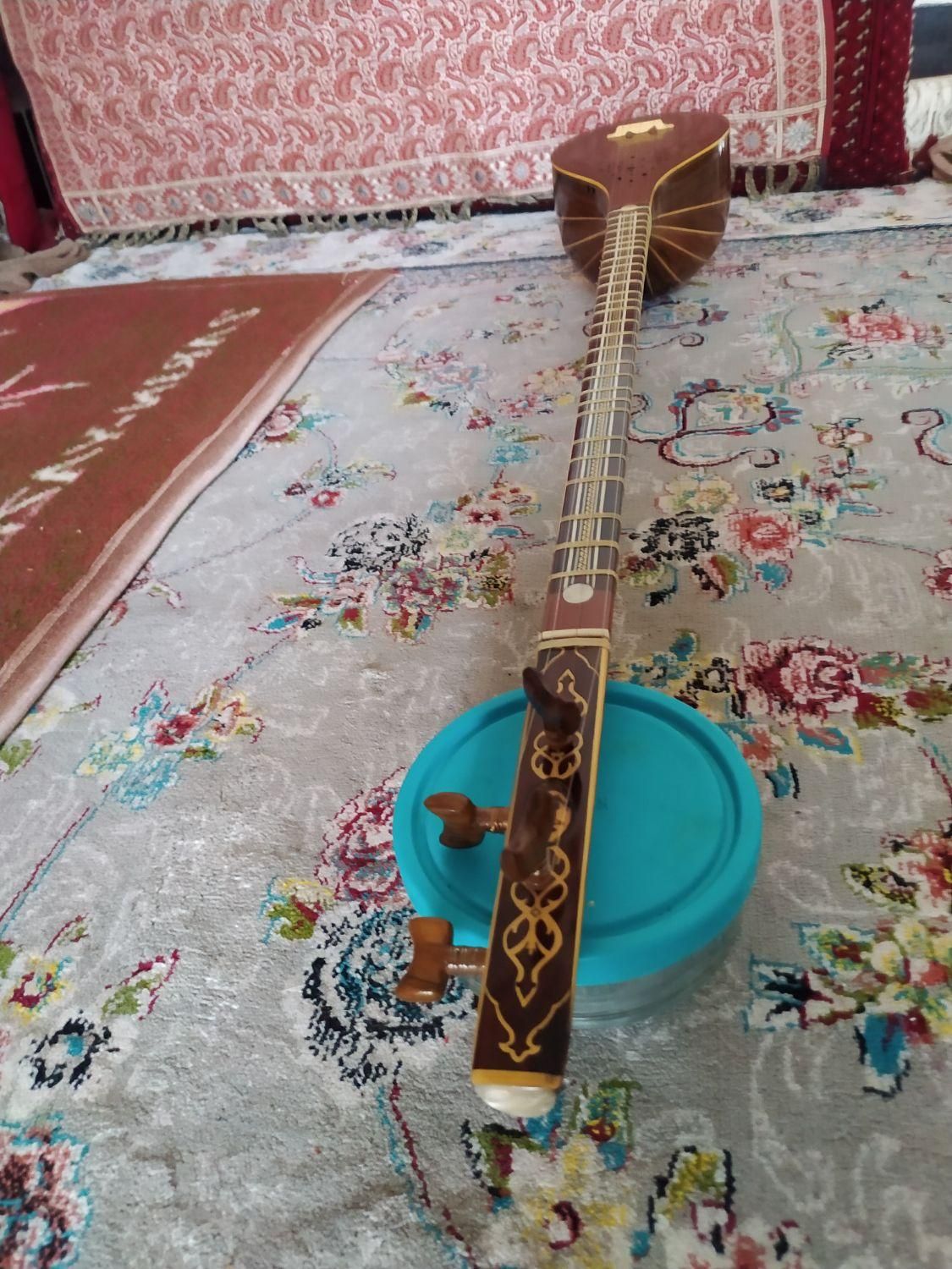 سه تار حرفه ای خوش صدا، زیبا، راست و چپ استاد روان|سازهای سنتی|خرم‌آباد, |دیوار