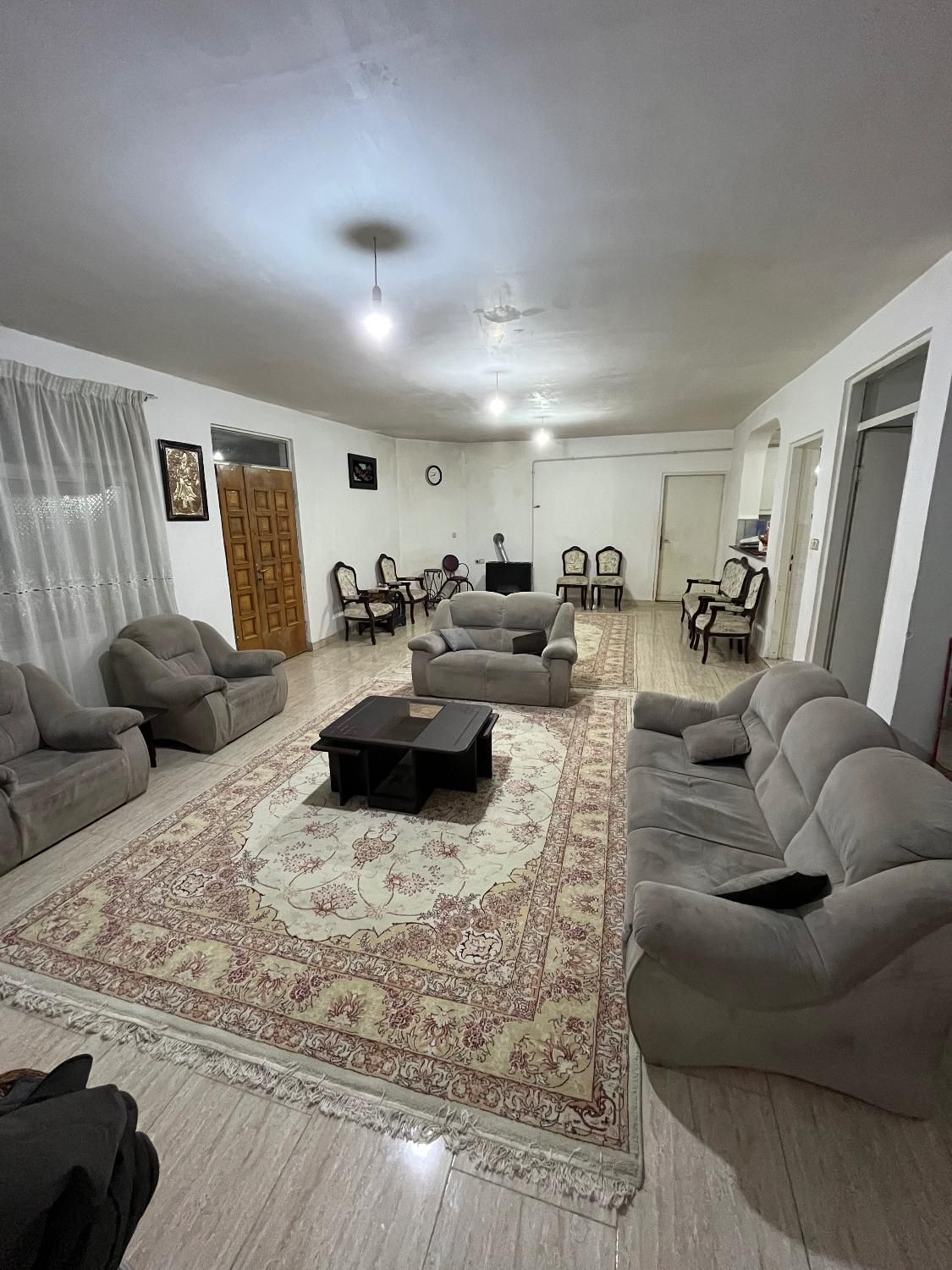 اجاره ویلا|اجارهٔ کوتاهمدت ویلا و باغ|رشت, آب آسیاب|دیوار