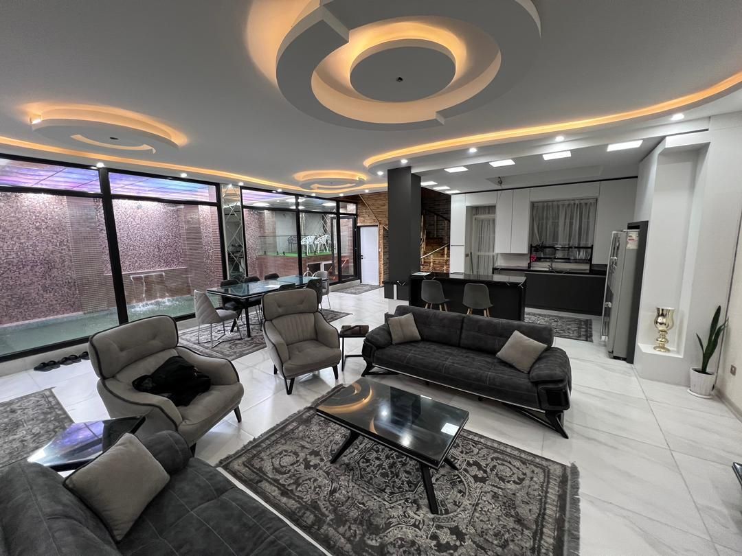 ویلا استخردار ساحلی(روفگاردن به دریا)|اجارهٔ کوتاه‌مدت ویلا و باغ|رشت, سعدی (تختی)|دیوار