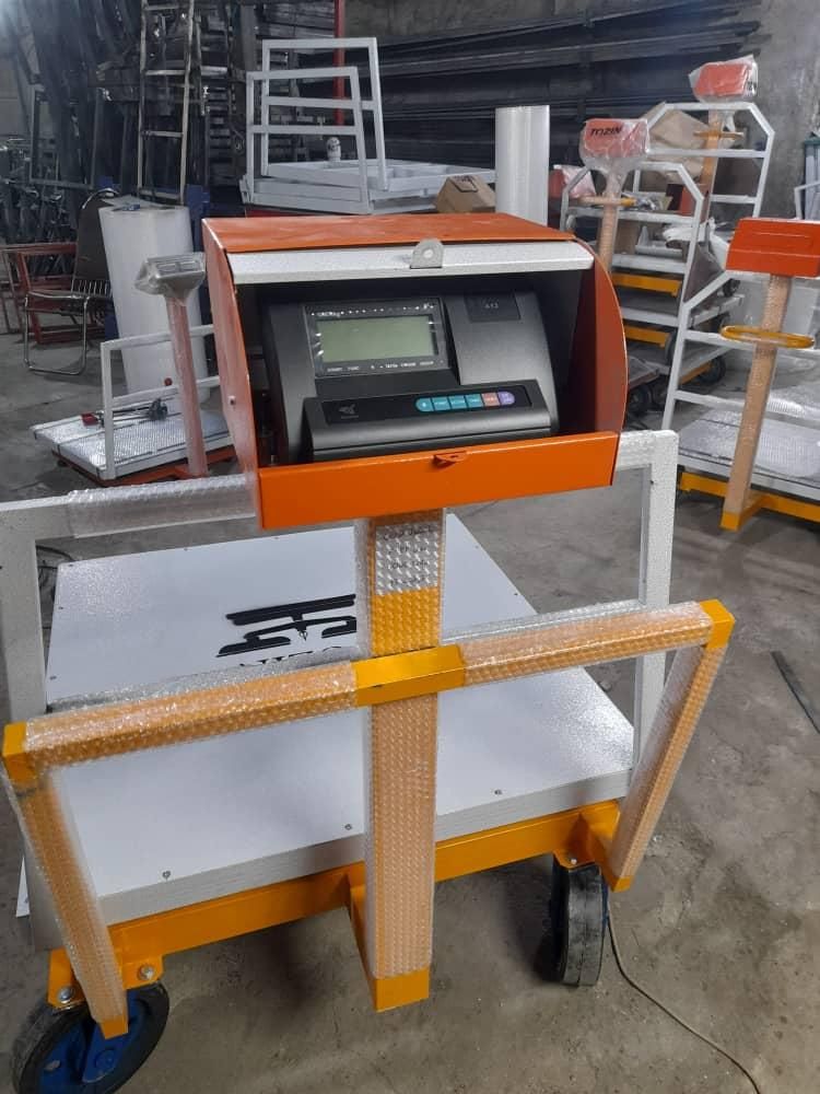 باسکول قدیمی عطیقه ترازو قدیم|کلکسیون اشیاء عتیقه|مشهد, پورسینا|دیوار