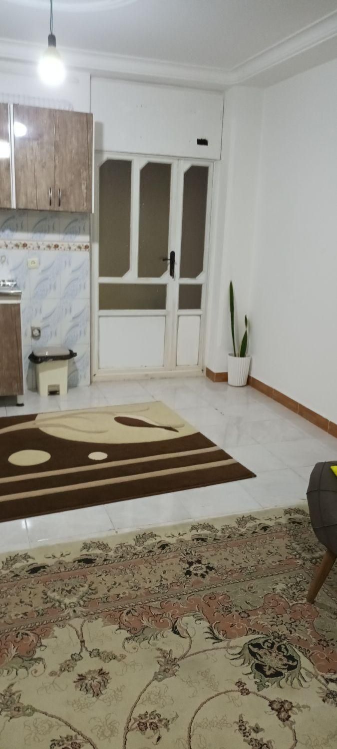 اجاره‌کوتاه‌‌مدت‌روزانه‌|اجارهٔ کوتاه‌مدت آپارتمان و سوئیت|رشت, کوی طالقانی|دیوار